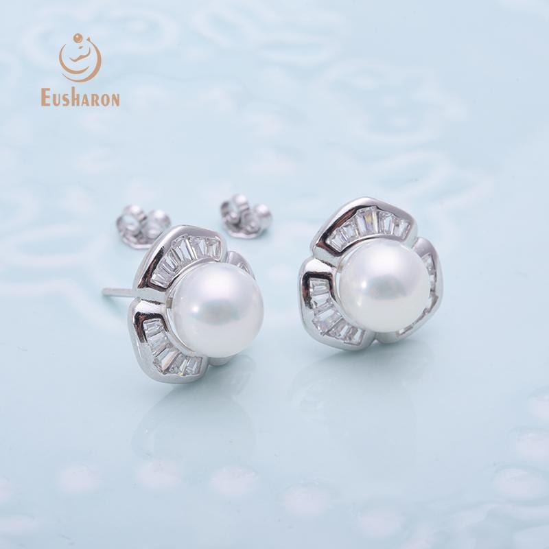round white freshwater pearl earring