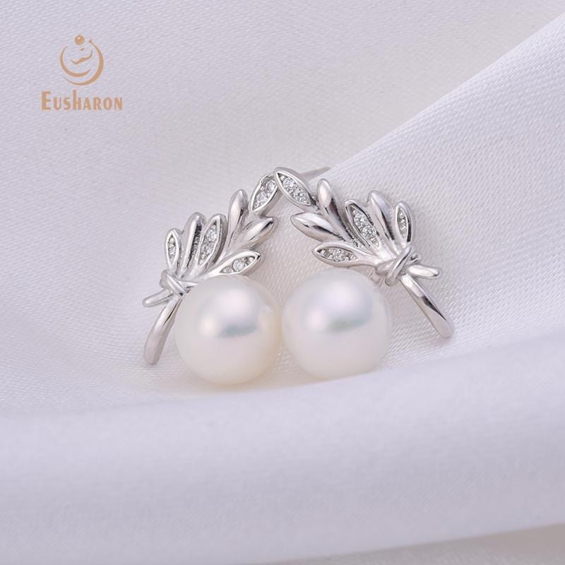 plant white freshwater pearl stud