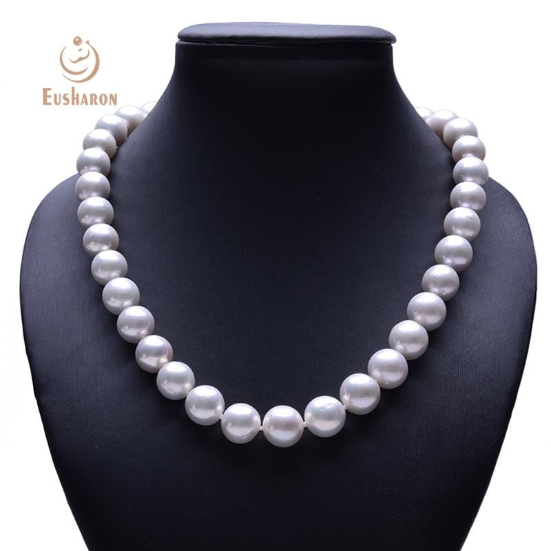 big_pearl_necklace_white