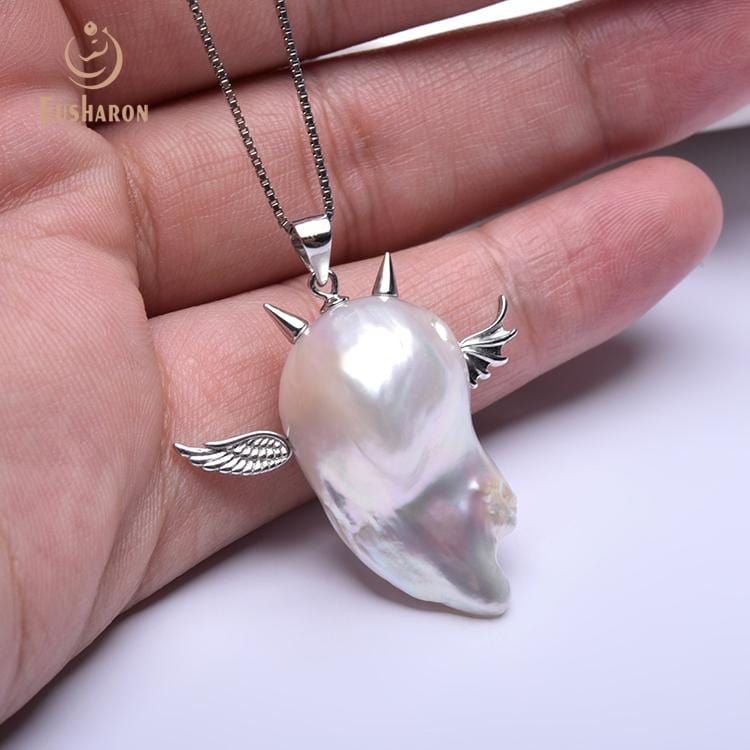 white_baroque_pearl_pendant
